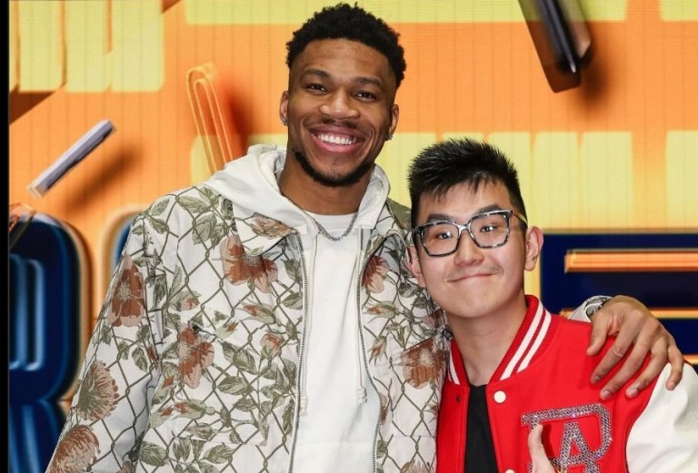 «Όλες οι καντίνες θα πουλάνε σούσι για πάρτη σου»: «Τρέλα» των φίλων του Άρη για τον νέο ιδιοκτήτη της ΚΑΕ (pics)