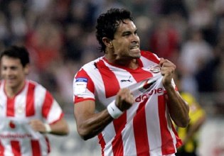 «Σ’ αγαπώ Ολυμπιακάρα. Είμαι γαύρος για πάντα!»: Ο Ντουντού παρέλαβε την επετειακή φανέλα (vid)