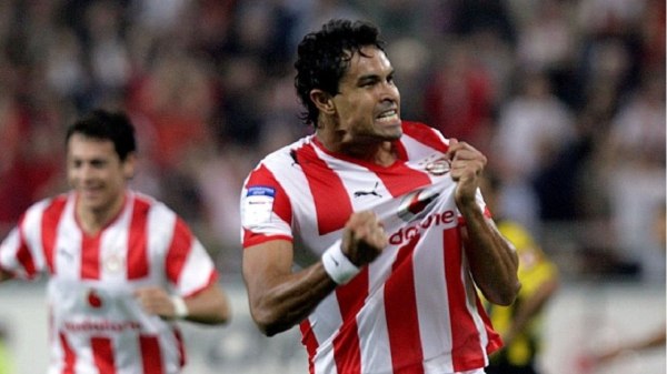 «Σ’ αγαπώ Ολυμπιακάρα. Είμαι γαύρος για πάντα!»: Ο Ντουντού παρέλαβε την επετειακή φανέλα (vid)