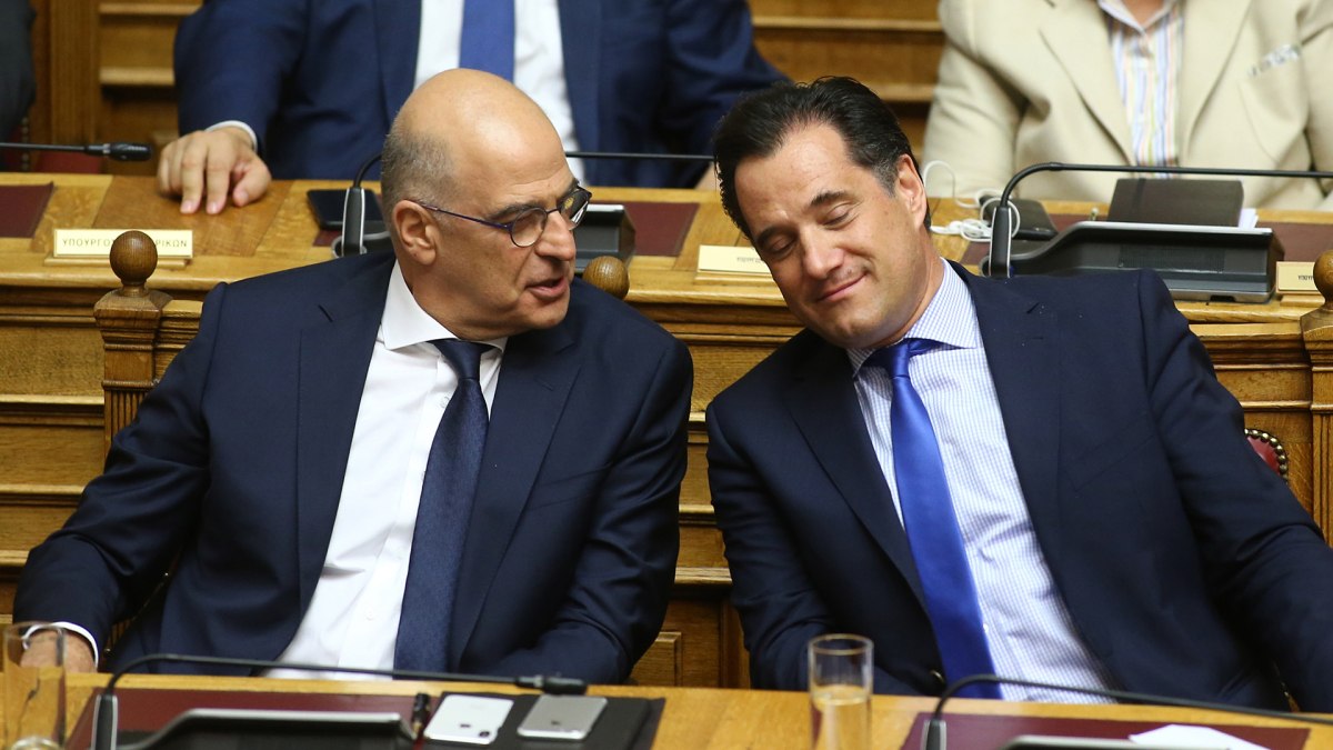 «Σημασία έχει ποιος το λέει» – Απαξιωτική απάντηση Δένδια σε Γεωργιάδη