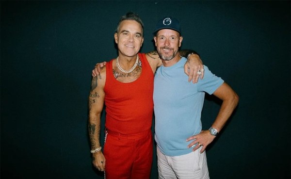 Η αγάπη του Τεν Χαγκ για τον Ρόμπι Γουίλιαμς και η συνάντηση στην Γιόχαν Κρόιφ Αρένα