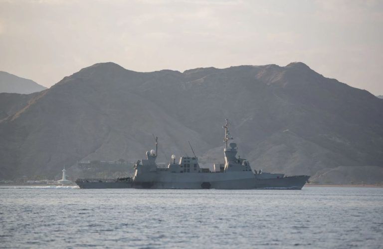 Το Ισραήλ σφυροκοπά την Υεμένη: Το Ναυτικό επιτέθηκε με πυραύλους στο λιμάνι Χοντέιντα