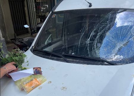 Τροχαίο με μια νεκρή στου Ζωγράφου: Παρασύρθηκε από μηχανή και έπεσε σε σταθμευμένο όχημα – Συνελήφθη ο οδηγός