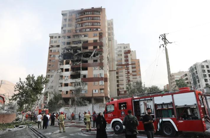 Το Ισραήλ βομβάρδισε το Ιράν – Έπληξε και πυρηνικές εγκαταστάσεις – Νεκρός ο επικεφαλής των Φρουρών της Επανάστασης