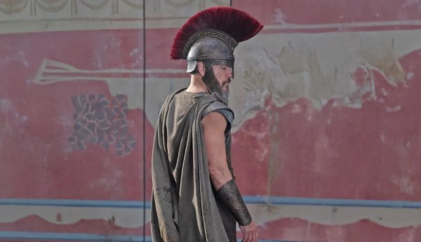 «The Odyssey»: Η πρώτη αφίσα της ταινίας του Κρίστοφερ Νόλαν με το μήνυμα «Αψήφησε τους θεούς»