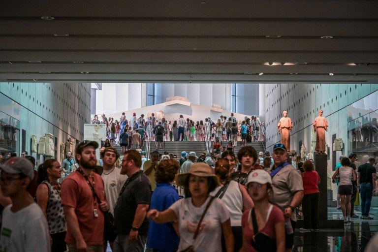 Ευρώπη: Ασφυκτικός ο τουρισμός αυτό το καλοκαίρι – Ελλάδα και Ισπανία σε ταξιδιωτικό «στραγγαλισμό»