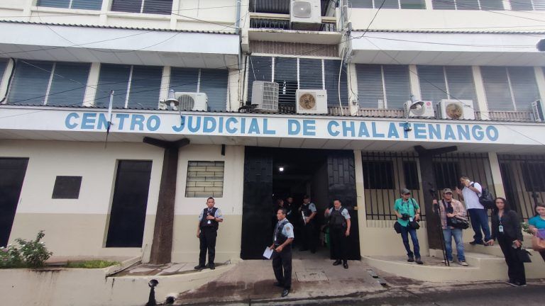 Ελ Σαλβαδόρ: 15 χρόνια κάθειρξη σε 3 απόστρατους για τη δολοφονία Ολλανδών δημοσιογράφων το 1982