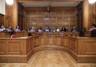 Προανακριτική για Τέμπη: Κλήση Καραμανλή με fast track διαδικασίες και φωνές από την αντιπολίτευση που ζητά μάρτυρες