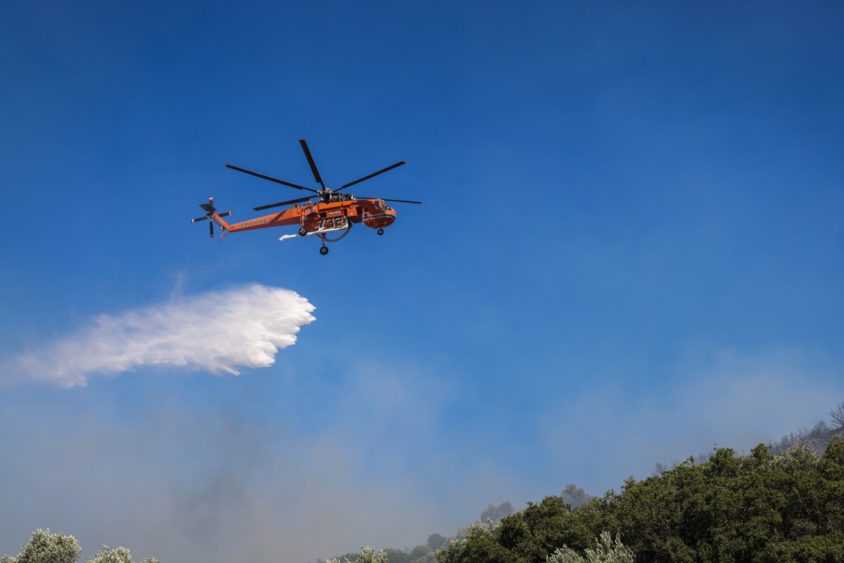 Ηράκλειο: Φωτιά σε εξέλιξη – Μήνυμα του 112