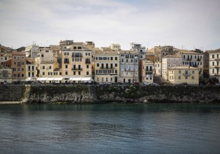 Κέρκυρα: Χωρίς νερό από τα ξημερώματα η πόλη λόγω φωτιάς στο αντλιοστάσιο