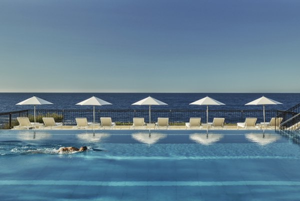 Ρόδος: «Επιτρέπεται ολόκληρο μαγαζί να μην έχει ναυαγοσώστη;» – Ξεσπά ο παππούς της τρίχρονης που πνίγηκε