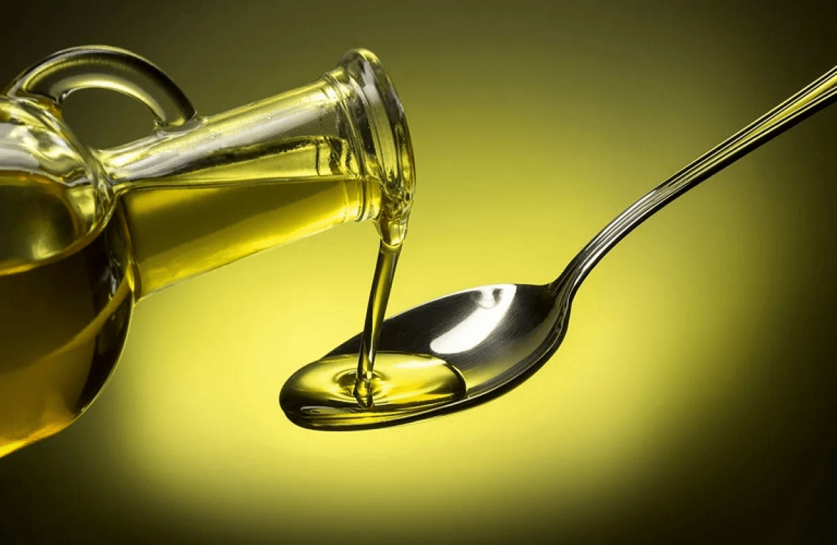 Greek Olive Oil: Price Drops, Surplus, and a Push for a National Plan
