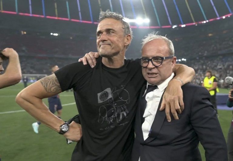 Αφιέρωσε το Champions League στην αδικοχαμένη κόρη του ο Λουίς Ενρίκε – Το εντυπωσιακό πανό των οπαδών (pics)