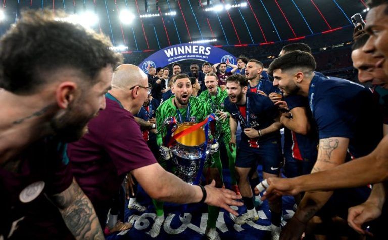 Με επτά παίκτες της Παρί η εντεκάδα της σεζόν στο Champions League – Σάρωσαν τα βραβεία Ντεμπελέ και Ντουέ (pics)