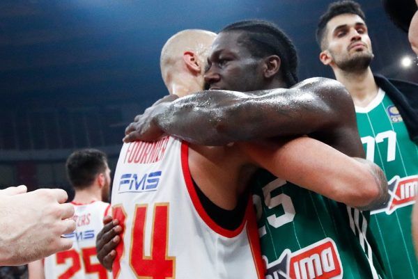 Η «καλημέρα» της ΚΑΕ Ολυμπιακός με την αγκαλιά Φουρνιέ και Ναν (pic)