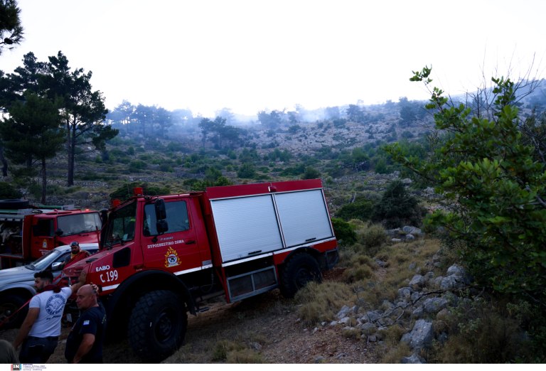 Φωτιά σε οικισμό κοντά στην Πάργα – Μήνυμα του 112 στους κατοίκους