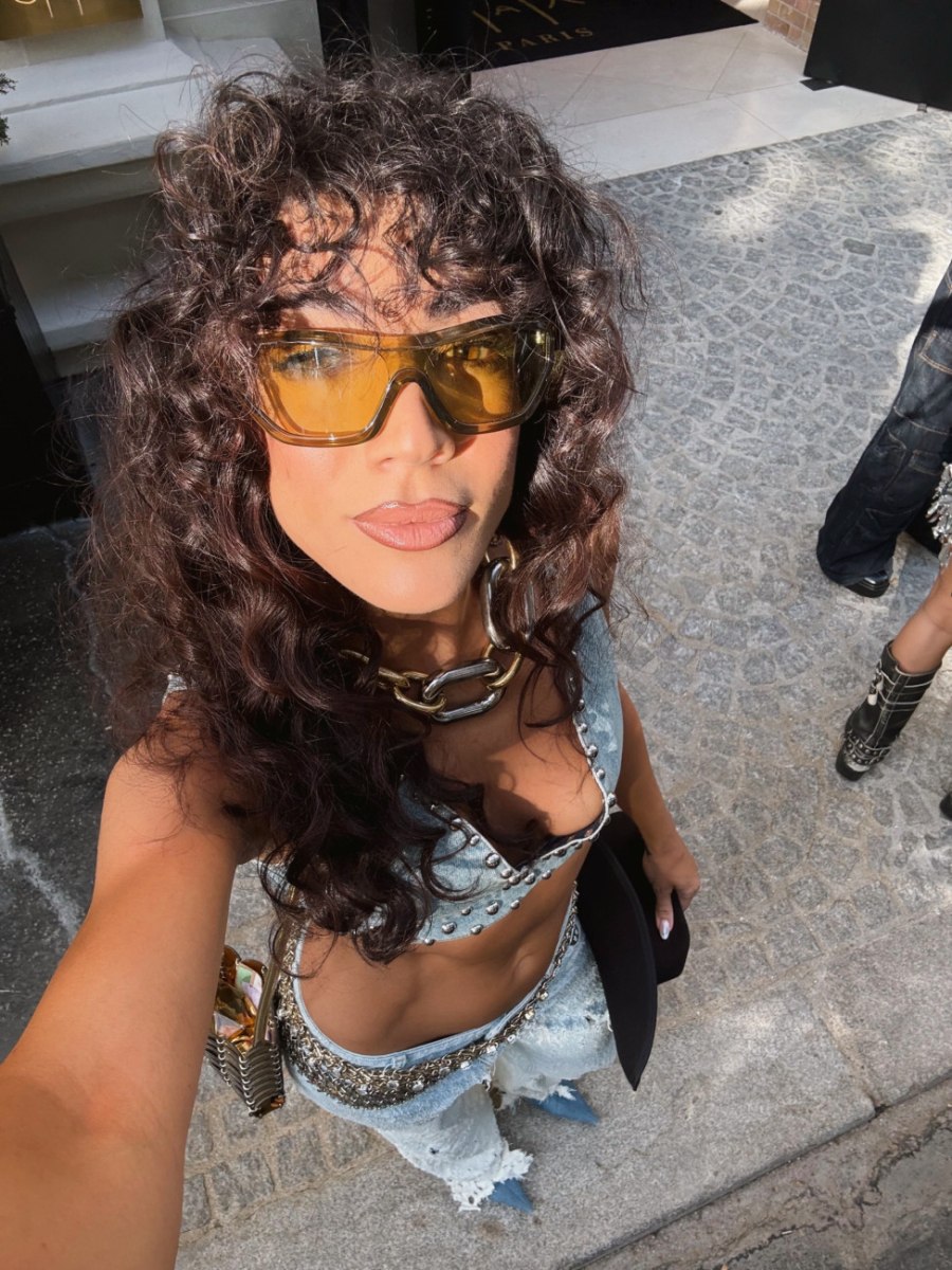 Τι έκανε η Ήβη Αδάμου στο Παρίσι;