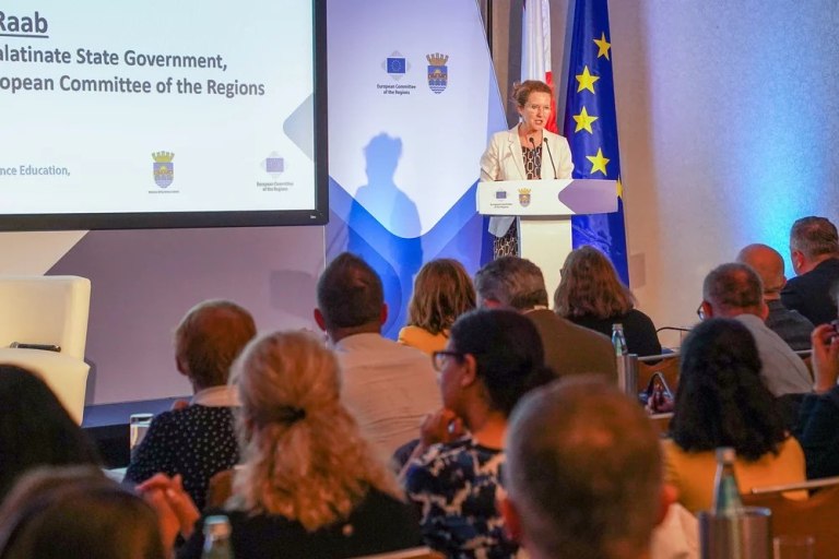 Οι μεταμορφωτικές δυνατότητες της τεχνητής νοημοσύνης για τις περιφέρειες και τους δήμους της Ευρώπης