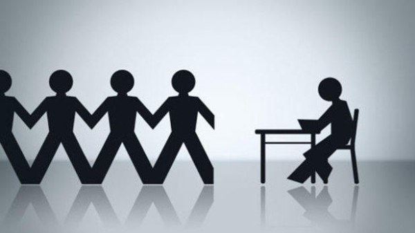 ΙΝΕ-ΓΣΕΕ: Αυξάνεται η απασχόληση αλλά όχι οι μισθοί