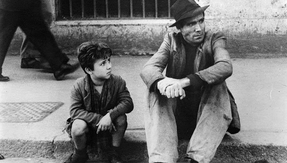 Enzo Staiola: Ο μικρός, θλιμμένος πρωταγωνιστής της ταινίας «Κλέφτης Ποδηλάτων» πέθανε στα 85 του χρόνια