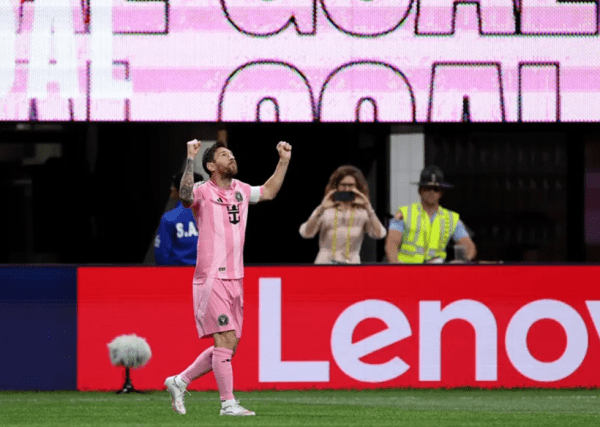 Τρομερό γκολ του Μέσι με απευθείας εκτέλεση φάουλ (vid)