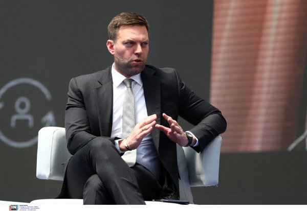 Επίθεση Κασσελάκη στον πρωθυπουργό για τα εξοπλιστικά: «Τα αγγλικά και η γραβάτα δεν φτάνουν»