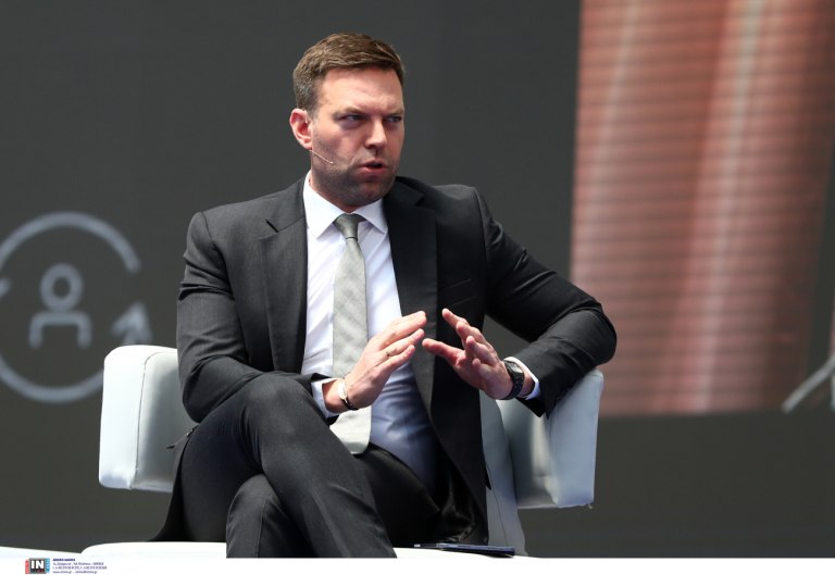 Επίθεση Κασσελάκη στον πρωθυπουργό για τα εξοπλιστικά: «Τα αγγλικά και η γραβάτα δεν φτάνουν»