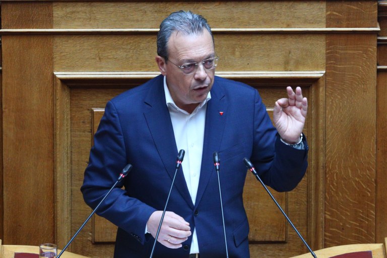 Φάμελλος κατά Μητσοτάκη για Τέμπη: «Κάνατε το άσπρο μαύρο για να κουκουλώσετε τις ευθύνες σας»