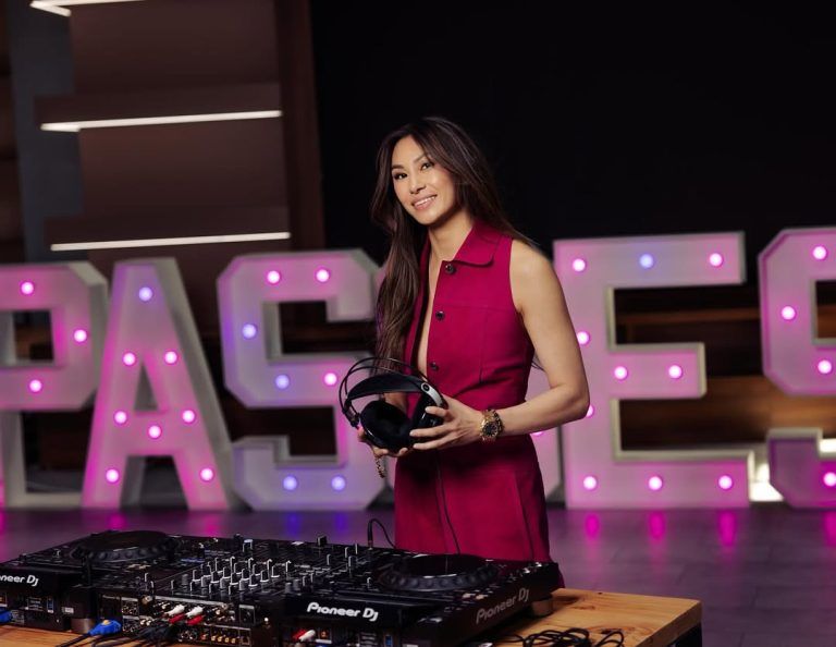 Λούσι Γκουό: Η 30χρονη δισεκατομμυριούχος που εκθρόνισε την Τέιλορ Σουίφτ από τη λίστα του Forbes