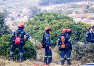 Σε ύφεση η φωτιά στη Χίο: Μία σύλληψη – Μετρούν πληγές οι κάτοικοι [Δορυφορικές εικόνες]