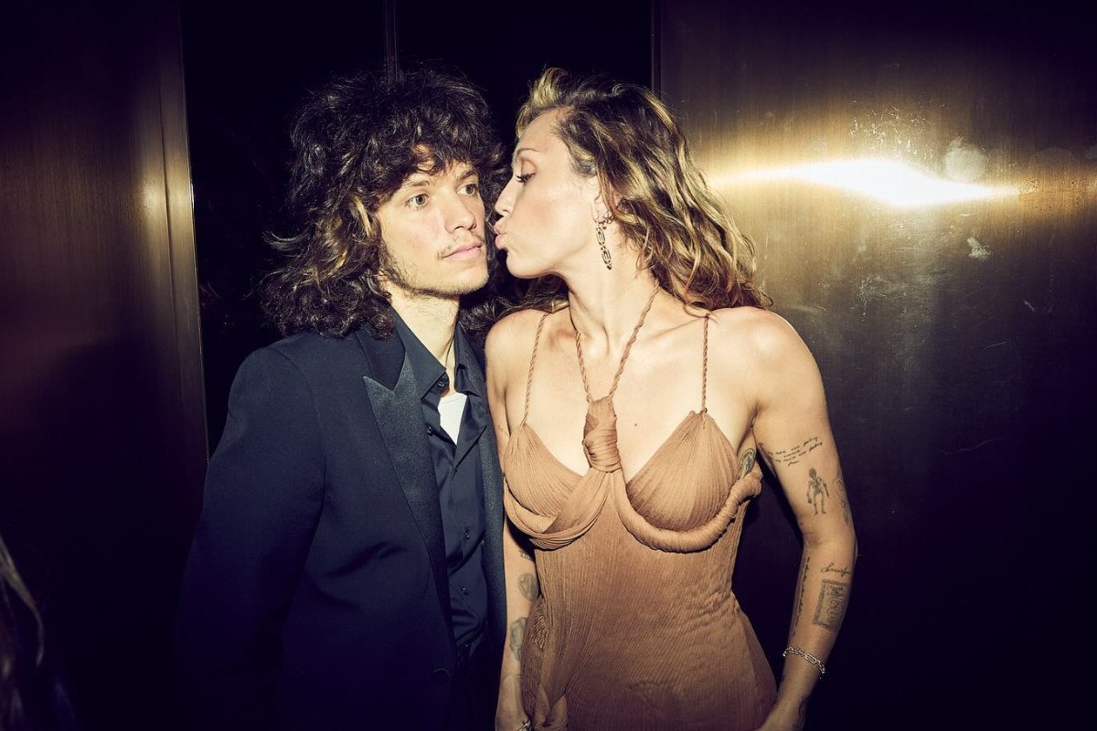 Κούγκαρ και μαριχουάνα: Η Μάιλι Σάιρους τρολάρει τον εαυτό της στην πιο προσωπική συνέντευξη που έδωσε ποτέ