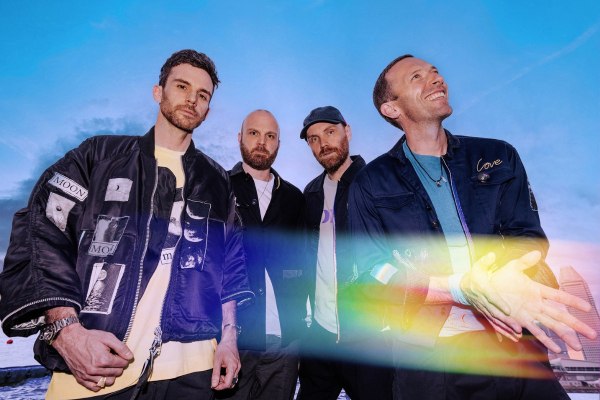 Coldplay όπως οικολόγοι: Επανεκδίδουν άλμπουμ τους σε δίσκους βινυλίου από ανακυκλωμένα πλαστικά