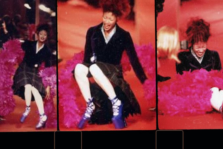 Η ένδοξη πτώση της Ναόμι Κάμπελ: Όταν μια καταστροφή στην πασαρέλα έγινε θρύλος