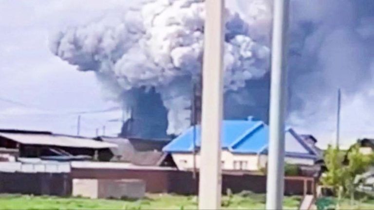 Ρωσία: «Τρομοκρατική επίθεση», επιβεβαίωσε τα ουκρανικά πλήγματα στις αεροπορικές βάσεις – Μιλά για συλλήψεις