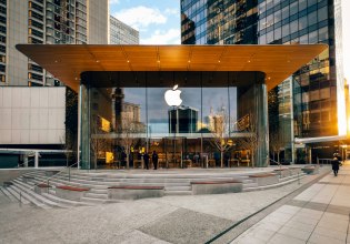 Apple: Αναδιαμορφώνει τους όρους του App Store στην ΕΕ για να αποφύγει νέα πρόστιμα