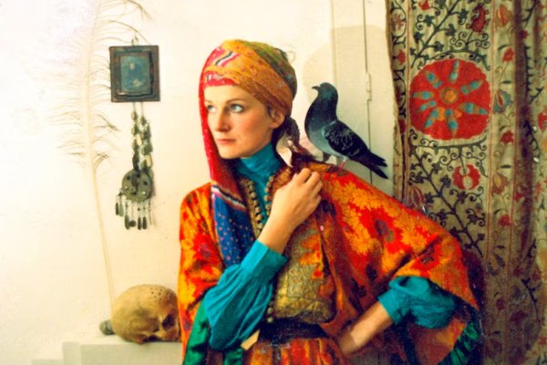 Αμάντα Φίλντινγκ: Πέθανε η Κόμισσα που άνοιξε τρύπα στο κρανίο της για την επιστήμη – «Λαίδη του LSD»