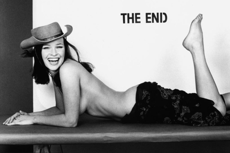 Λάουρα Αντονέλι: Η τραγική μούσα του ερωτισμού που λάτρεψε ο Μπελμοντό και «τσάκισε» η Επιχείρηση Καθαρά Χέρια