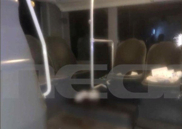 «Για χιλιοστά το παιδί θα ήταν τελειωμένο» – Συγκλονίζει ο πατέρας του 15χρονου που μαχαιρώθηκε μέσα σε λεωφορείο