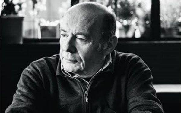 Ο Βασίλης Παπαβασιλείου υπήρξε Δάσκαλος – «Βιώνουμε όλοι μας μια γελοιοκρατία»