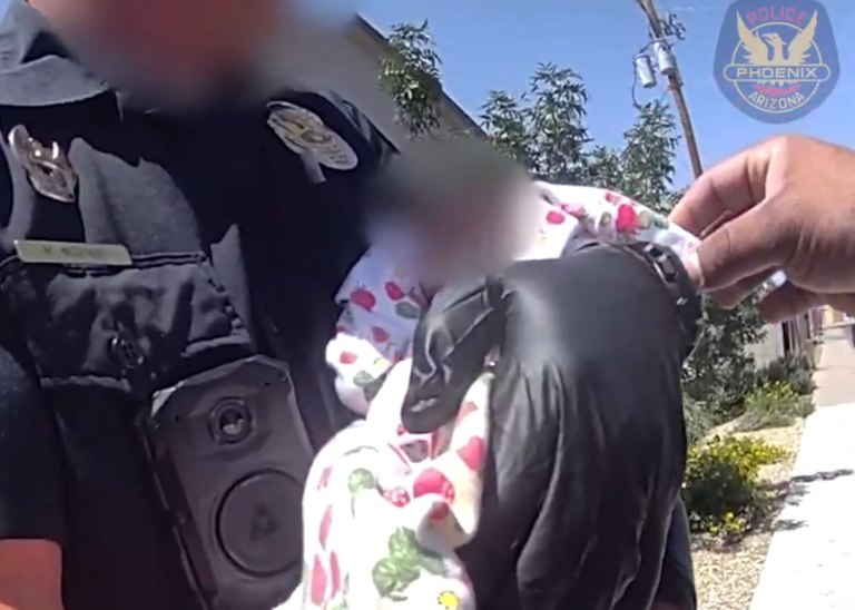 Αριζόνα: Μωρό επιβίωσε μια εβδομάδα δίπλα στη νεκρή μητέρα του – Συγκλονιστικό βίντεο