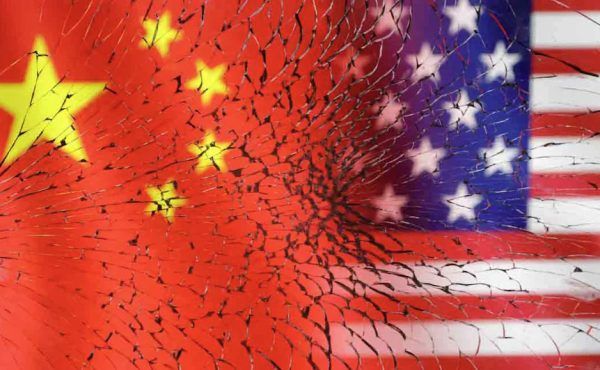 Η Κίνα «απορρίπτει σθεναρά» την κατηγορία των ΗΠΑ ότι παραβίασε τη συμφωνία για τους δασμούς