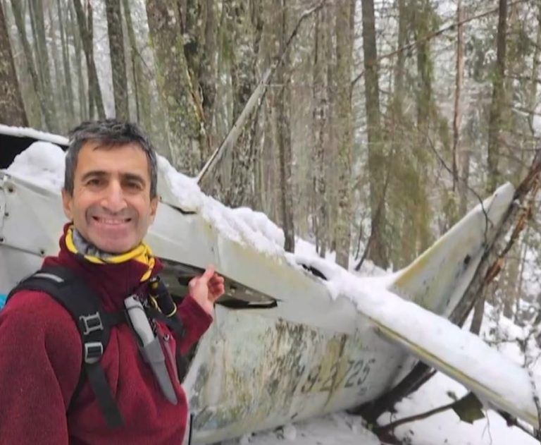 Δράμα: Συγκλονίζει η περιγραφή του πεζοπόρου που είδε την αρκούδα να ρίχνει τον φίλο του στον γκρεμό