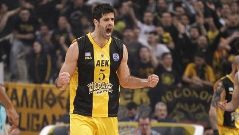 Σάκοτα: «Έβλεπα τον πατέρα μου στον πάγκο και σκεφτόμουν ότι αν χάσει, μπορεί να μετακομίσω»