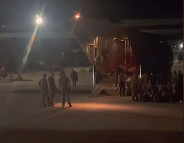 Ισραήλ: Επαναπατρίστηκαν 105 Έλληνες με ειδικές πτήσεις της Πολεμικής Αεροπορίας – «Ζήσαμε πρωτόγνωρες καταστάσεις»