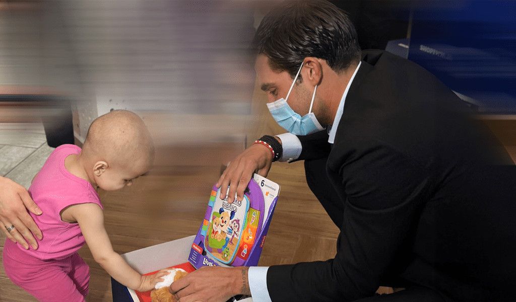 Επίσκεψη SHOPFLIX και Μιλτιάδη Μαρινάκη στον σύλλογο «Φλόγα»