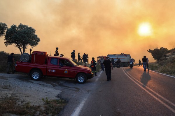 Φωτιά στη Χίο: Δύσκολες ώρες για το νησί – Ο καπνός έφτασε στις κεντρικές Κυκλάδες