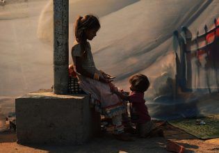 Σε ποιες χώρες της ΕΕ είναι τα παιδιά πιο ευάλωτα στη φτώχεια;