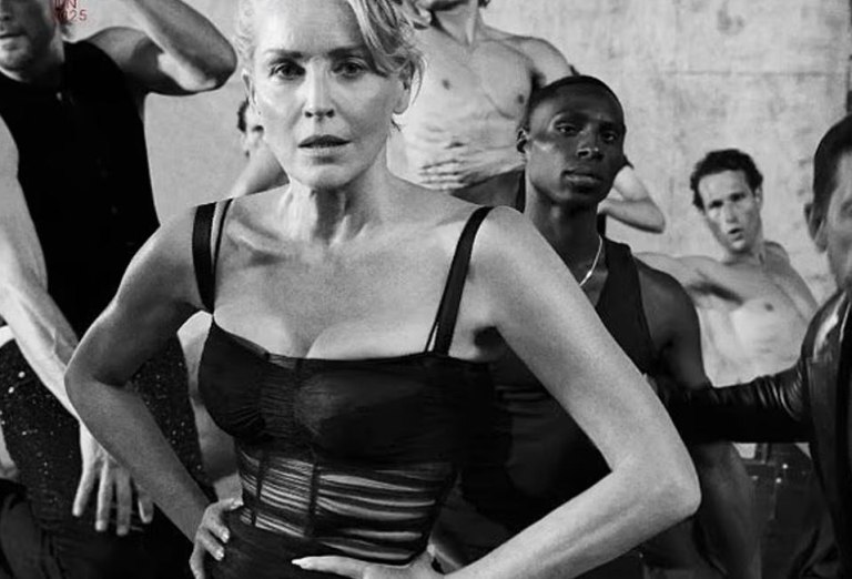 Η Σάρον Στόουν φωτογραφίζεται topless για τη Vogue και δέχεται κύματα ρατσισμού