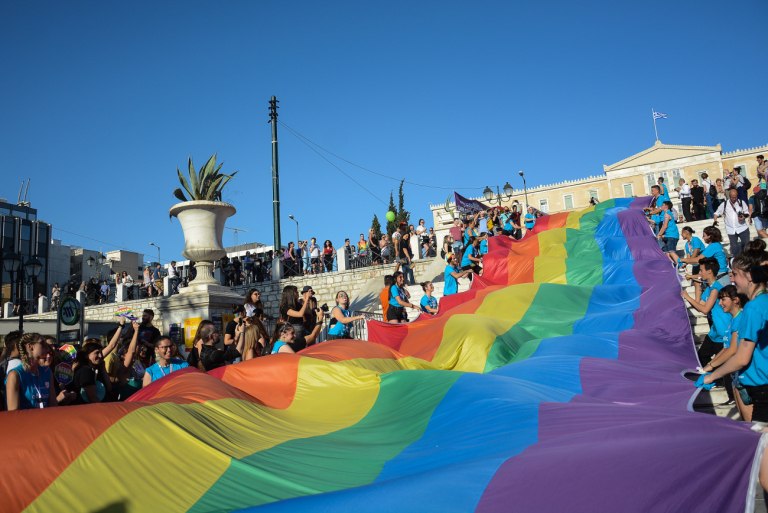 Athens Pride 2025: Σήμερα η πορεία υπερηφάνειας στην οποία «μετράμε φιλιά και απώλειες»