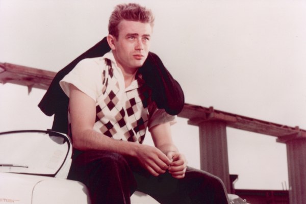 Η γνωριμία, οι γυναίκες και ο απαγορευμένος έρωτας: Η μυστική ζωή του Τζέιμς Ντιν στη μεγάλη οθόνη